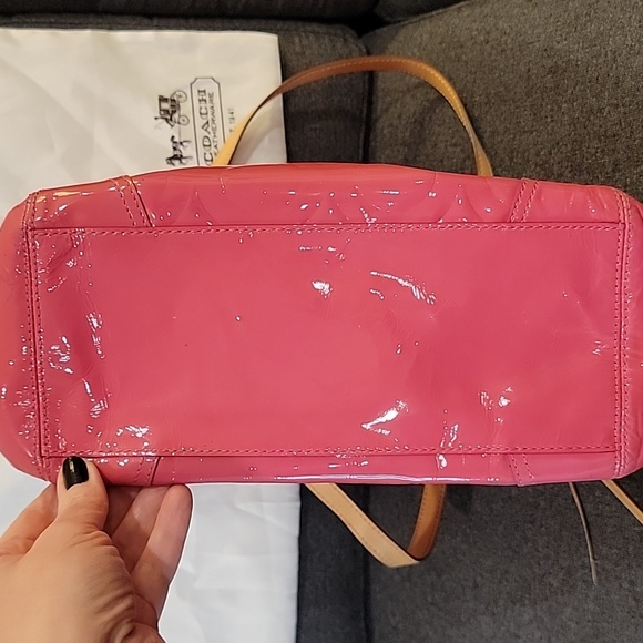 Coach Pink Patent Leather Shoulder Bag With Dust Bag - Picture 9 of 13